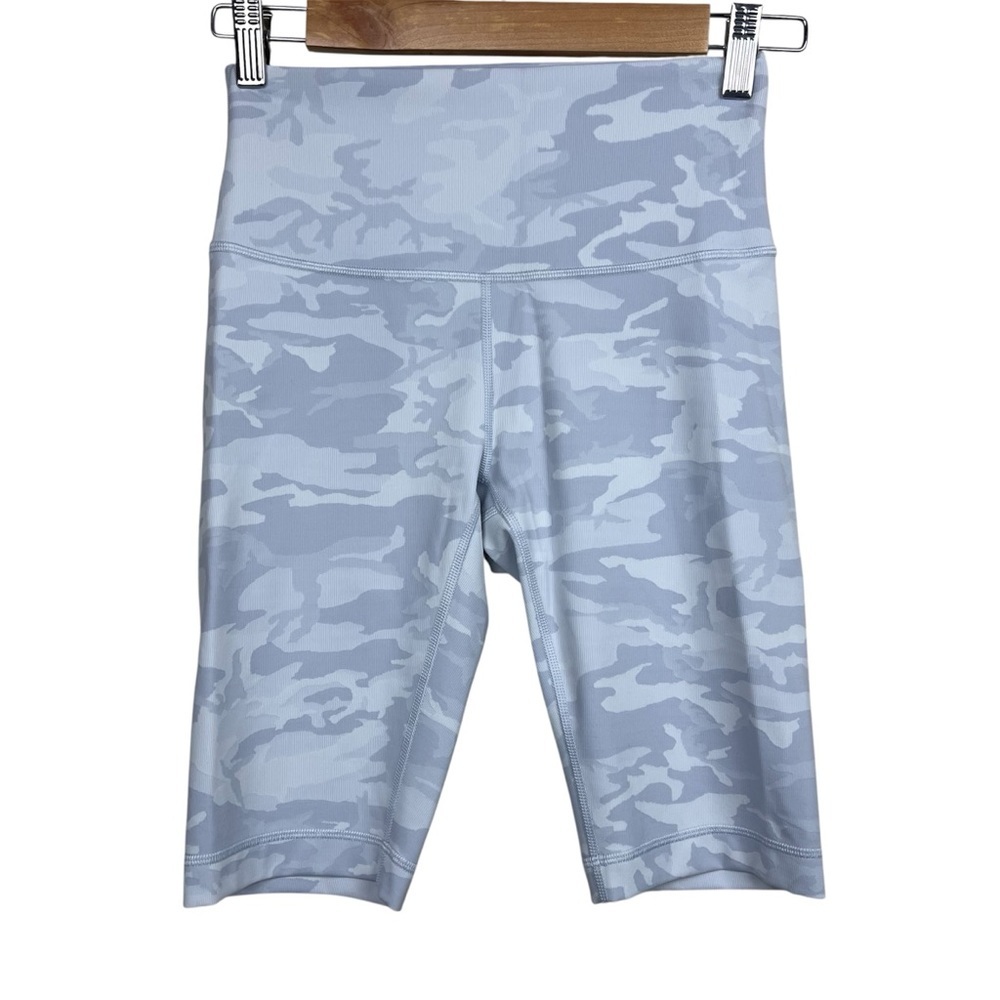 Lululemon Wunder Under Short 10" *Ribbed
Incognito Camo Jacquard Alpine White 6